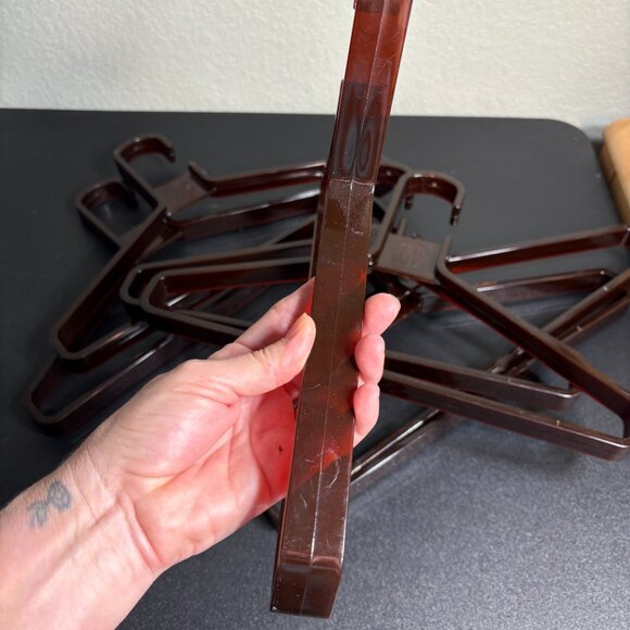 Set of 7 Vintage Lucite Monogrammed Hangers - Picture 5 of 8